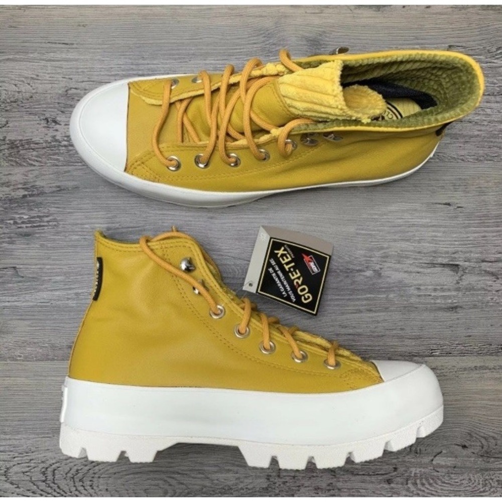 Converse Chuck Taylor All Star Lugged Winter Size 6.5 Gold Dart White Gore-Tex